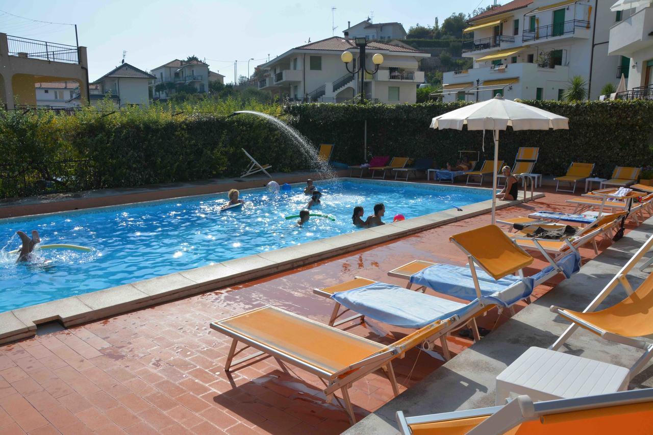 Residence Mare Verde Pietra Ligure Exterior photo