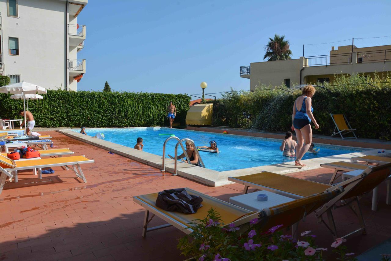 Residence Mare Verde Pietra Ligure Exterior photo